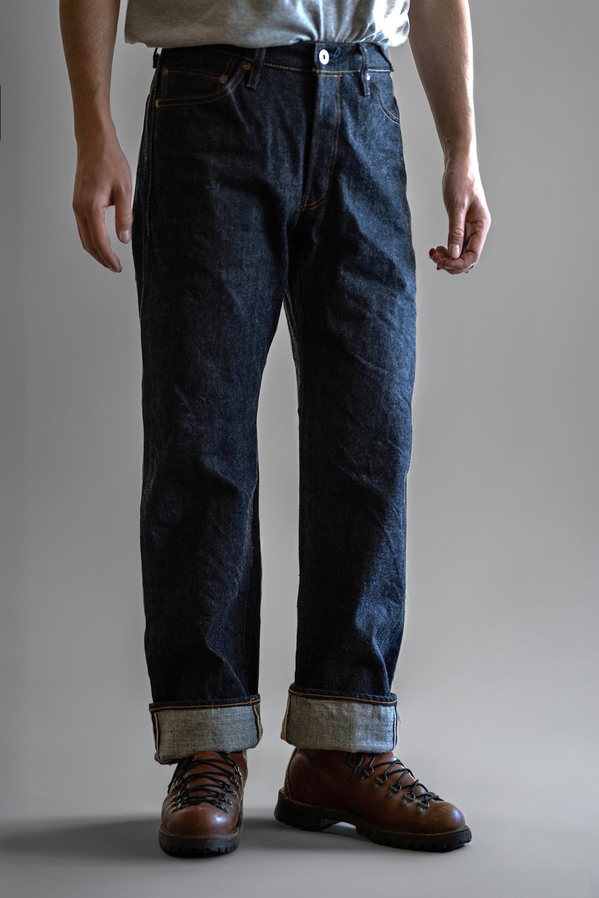 BIG JOHN - M1803 - 17oz Heavy Gauge Regular Cut