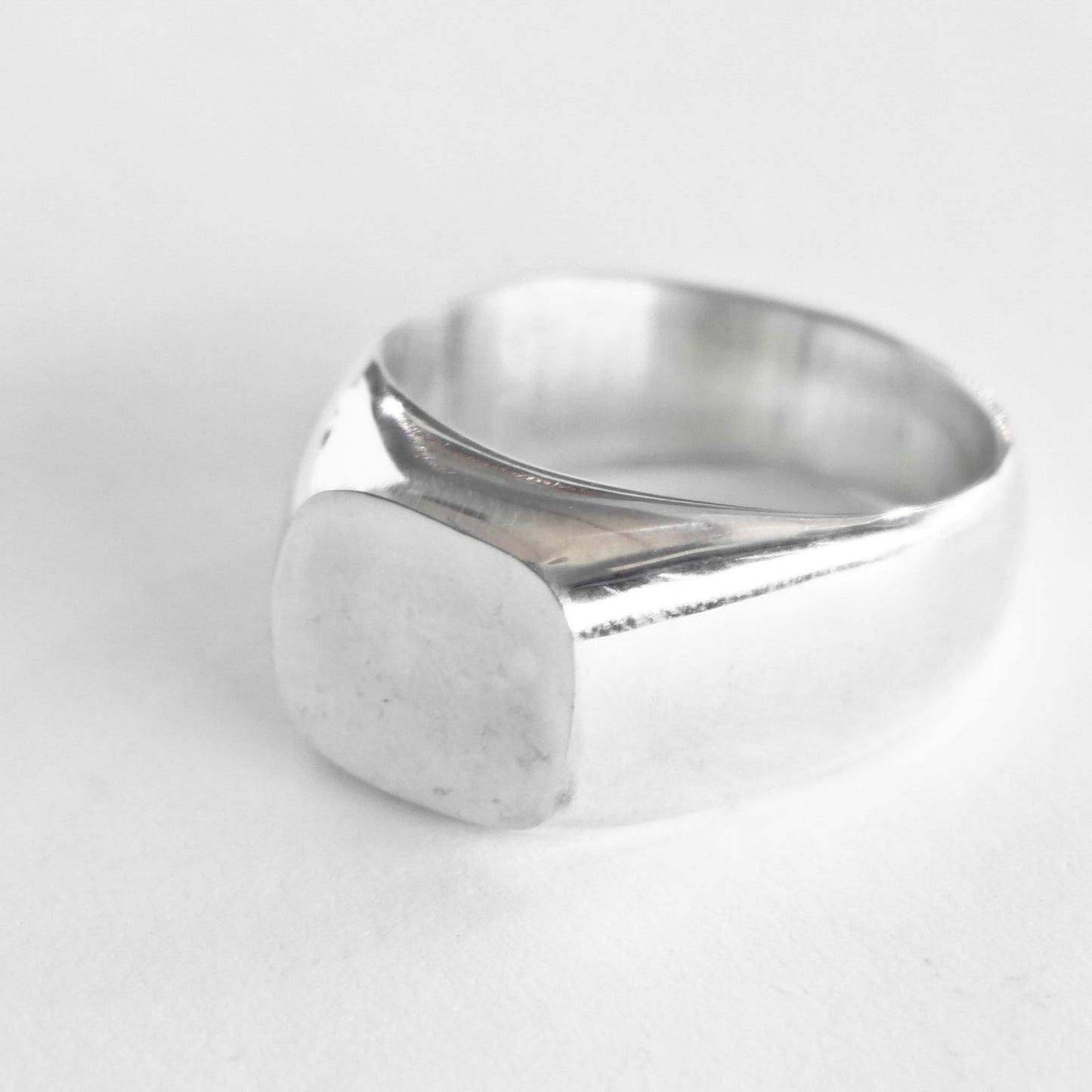 OGL - OBBI GOOD LUCK SIGNET SILVER RING
