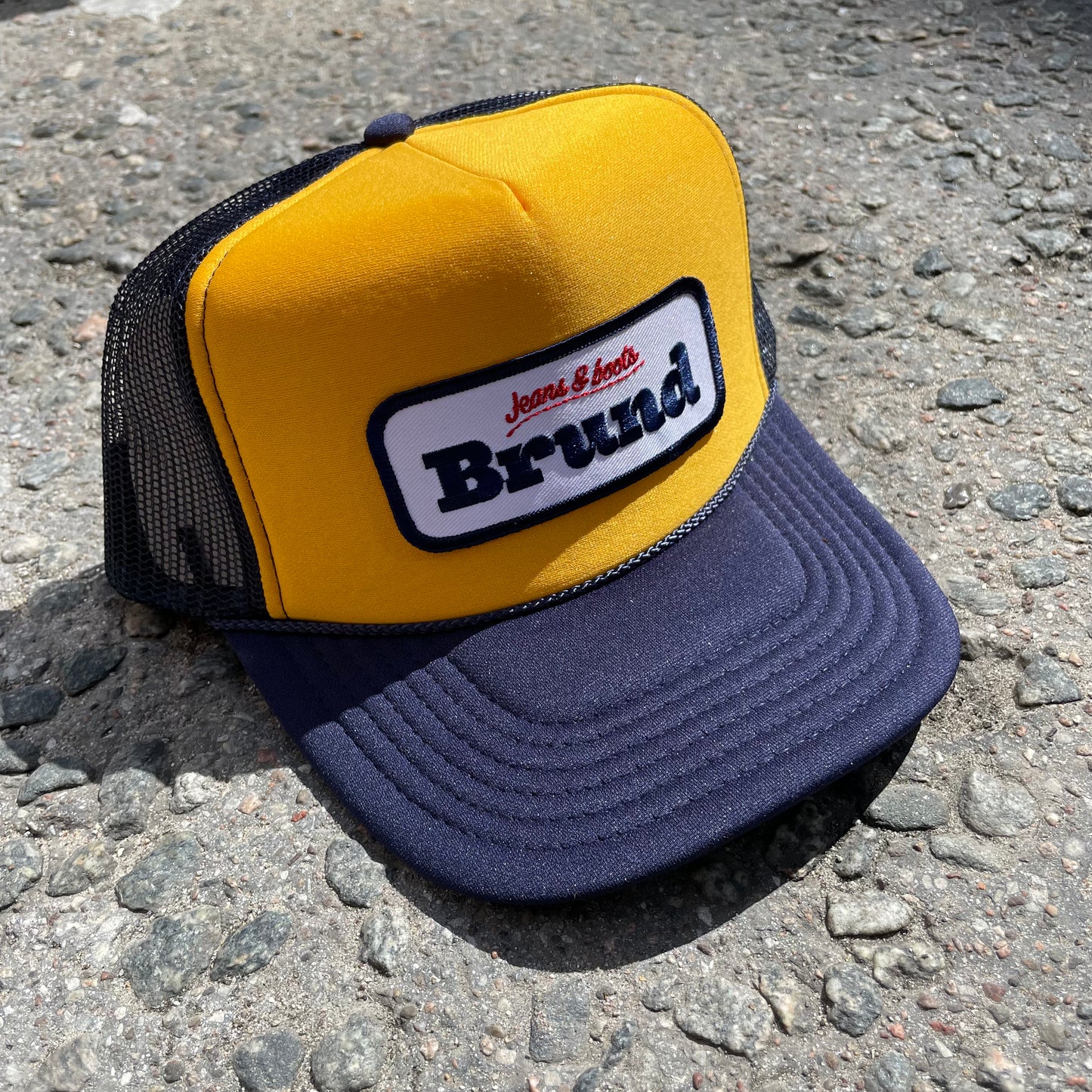 Brund - Logo Mesh Cap NAVY-YELLOW