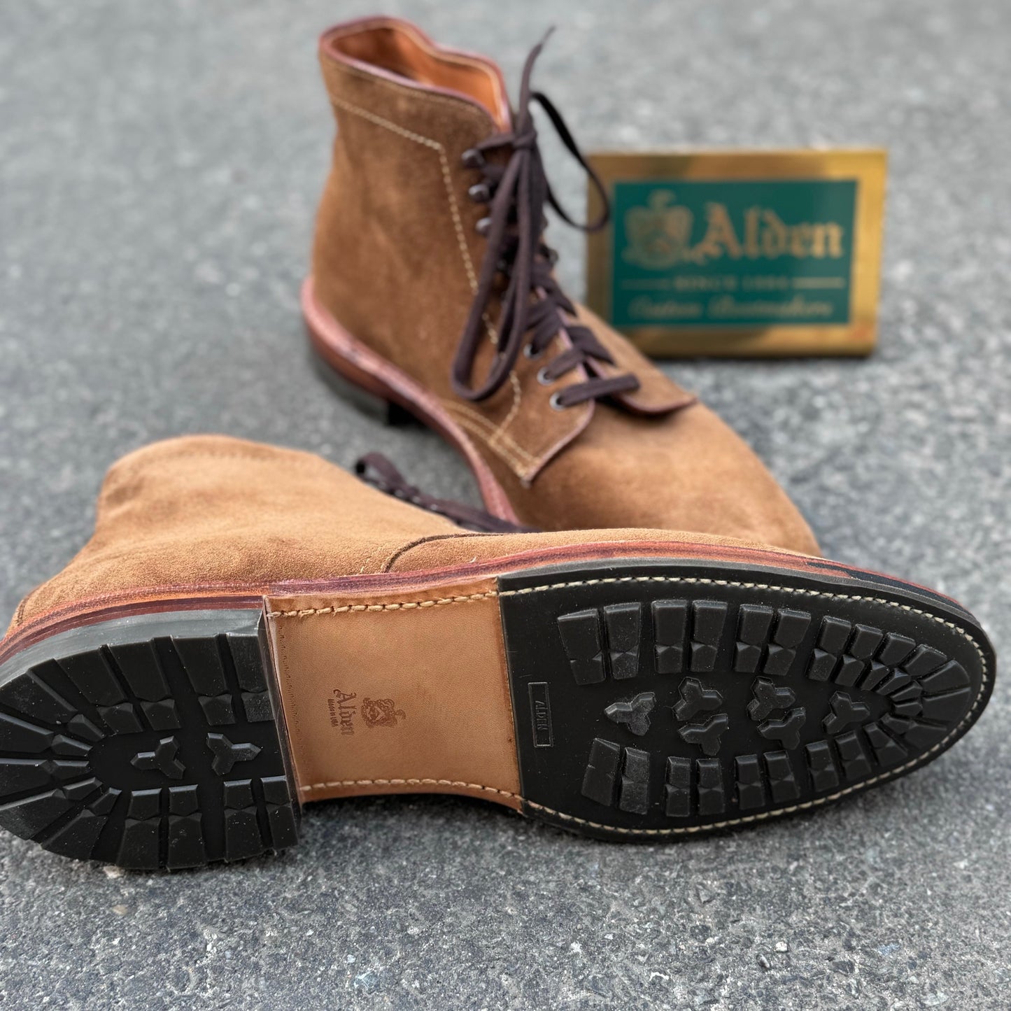 ALDEN - 4511HC Plain Toe Boot - Snuff Suede