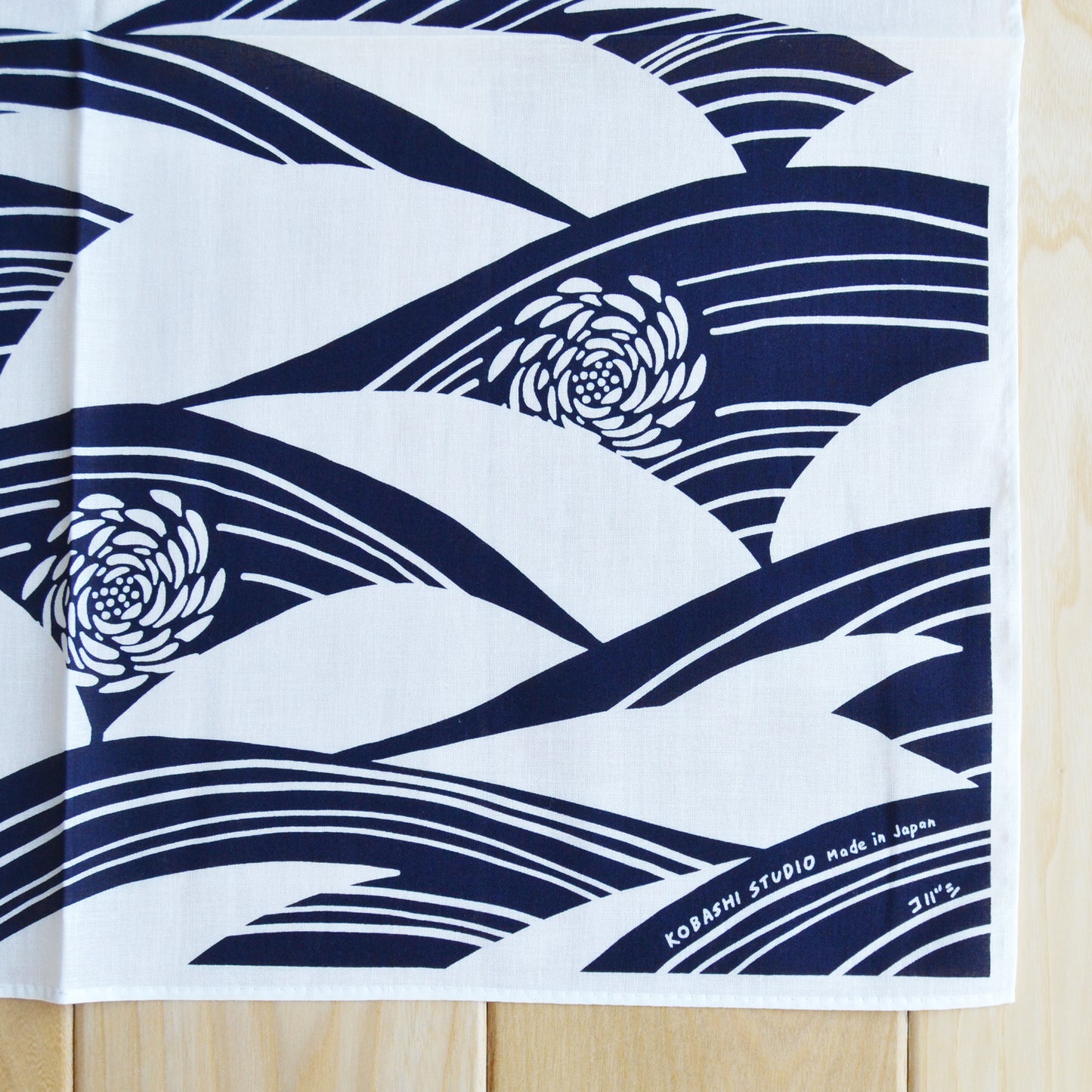 Kobashi Studio - Bandana Kiku-Sui White