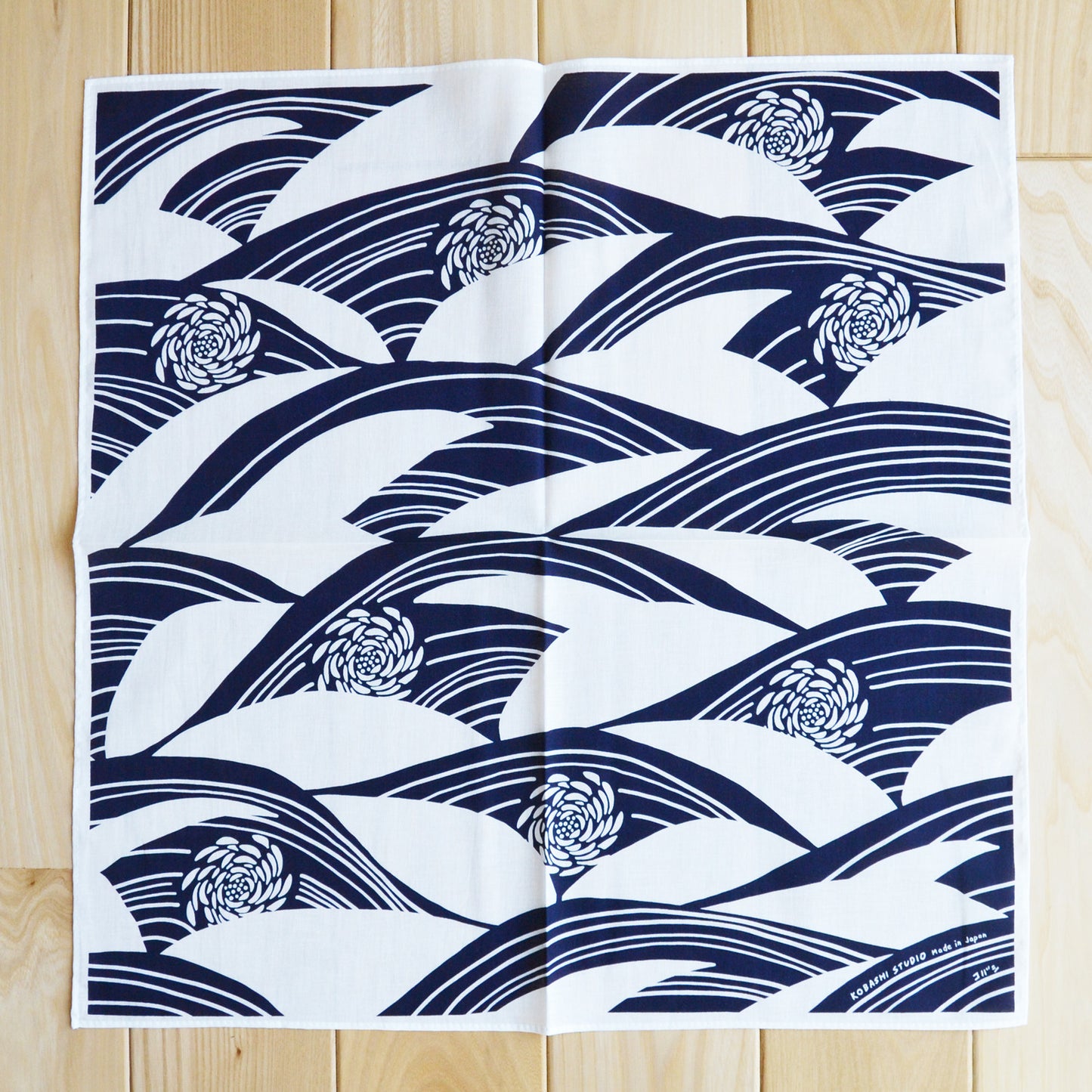 Kobashi Studio - Bandana Kiku-Sui White