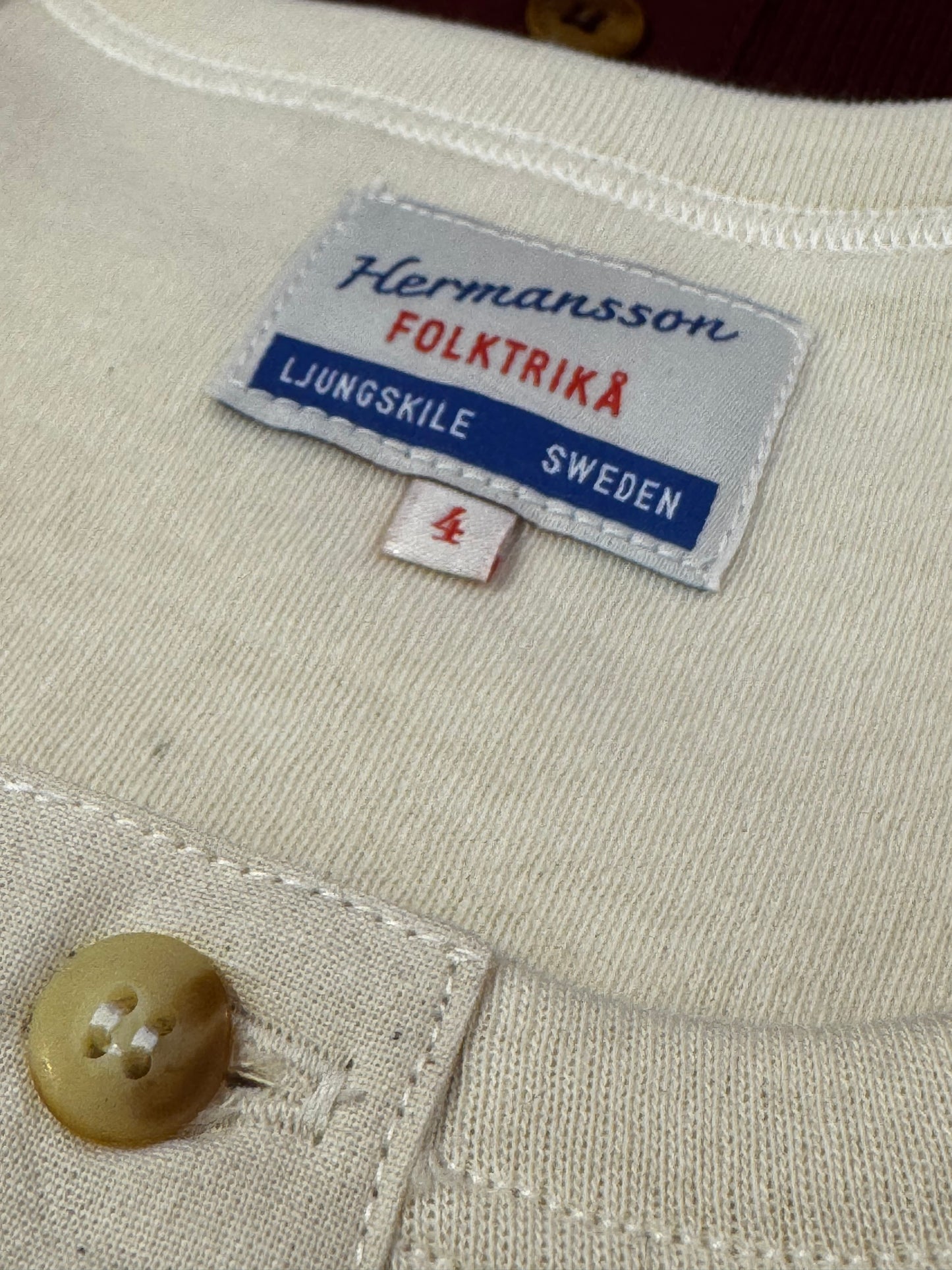 Hermansson Folktrikå - 001 Ribbed Henley Ecru