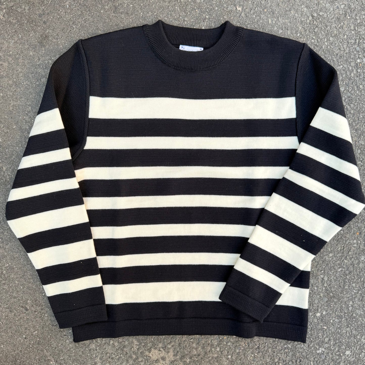 SNS - Given Navy/Off-White