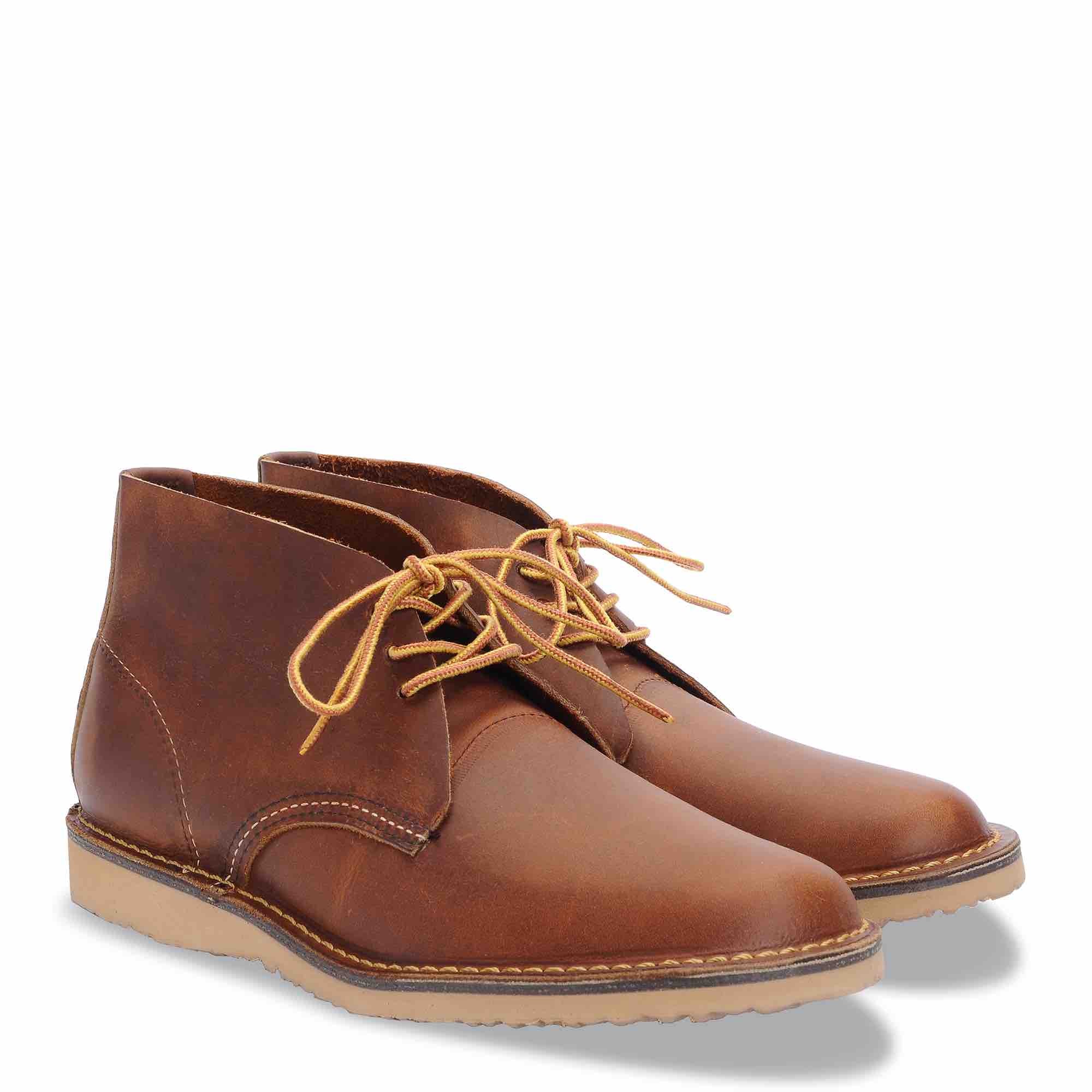 Men's red shop wing weekender chukka